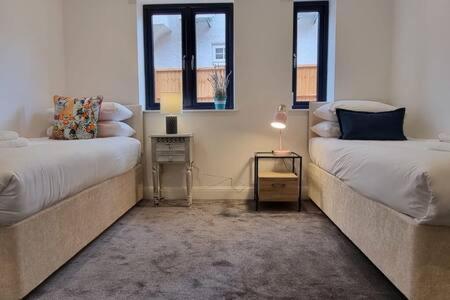 לונדון Beautiful Apartment Overlooking A Garden מראה חיצוני תמונה