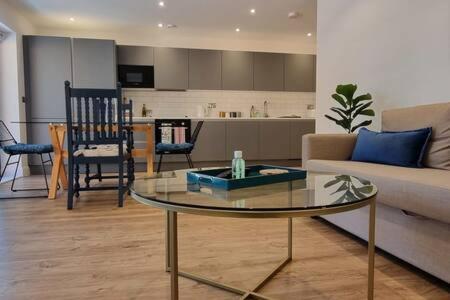 לונדון Beautiful Apartment Overlooking A Garden מראה חיצוני תמונה